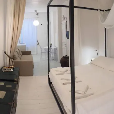 Casa Nella Roccia فيرناتْسا
