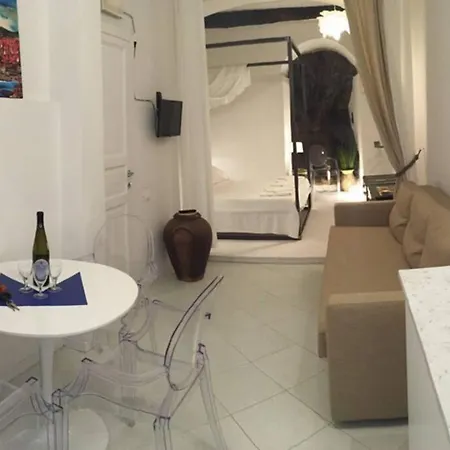 Casa Nella Roccia Апартаменты *